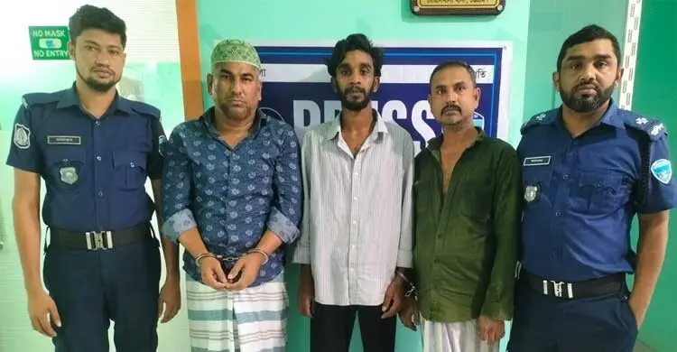 বোয়ালখালীতে আ’লীগ-যুবলীগ-ছাত্রলীগের ৩ নেতা গ্রেফতার