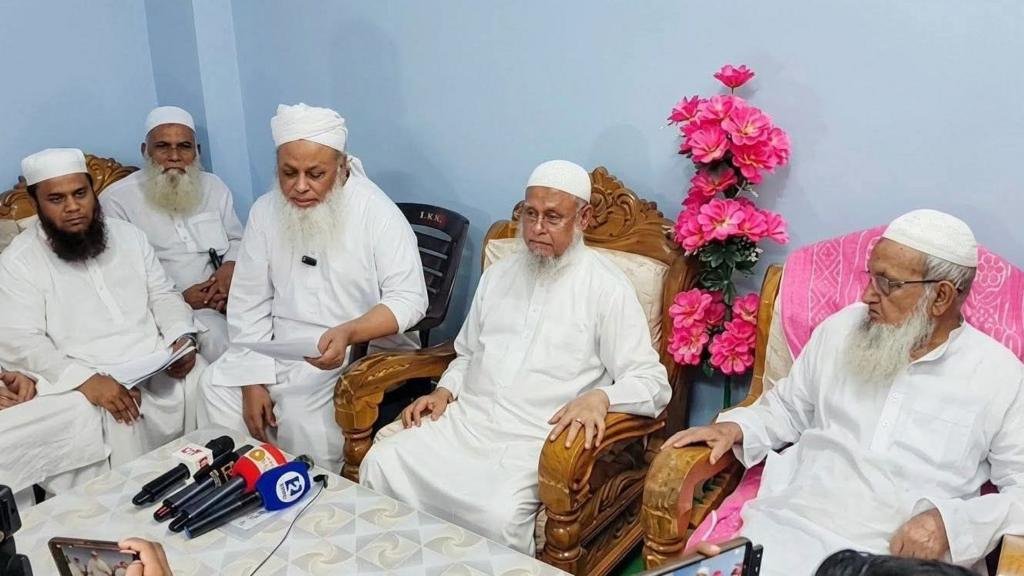 হেফাজতের নেতৃত্বে ঐক্য প্রক্রিয়ায় মতবিরোধ, সন্দেহ কেন জামায়াতের