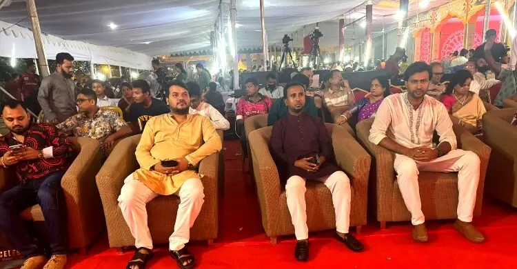 রমনা ও ঢাকেশ্বরী মন্দির পরিদর্শনে গণঅধিকার পরিষদের নেতারা