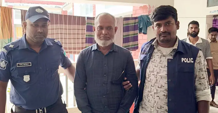 ভারতে পাচারের সময় ১৮ সোনার বারসহ গ্রেফতার এক