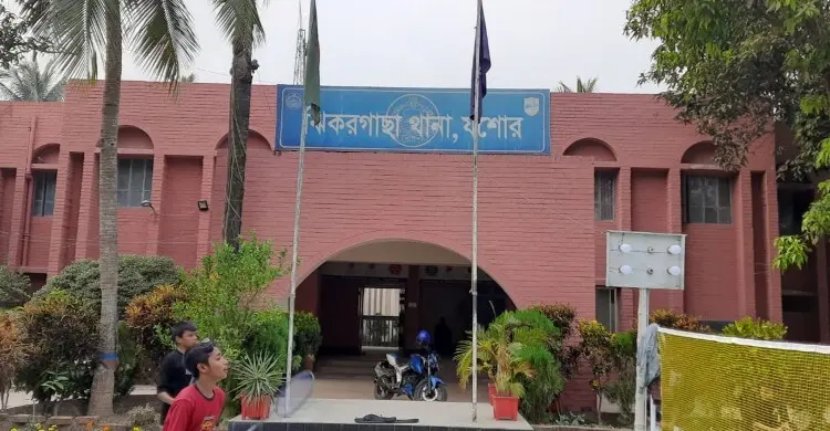 যশোরে প্রতিমা দর্শনে গিয়ে নসিমন-ভ্যান সংঘর্ষে প্রাণ গেলো ভাইবোনের