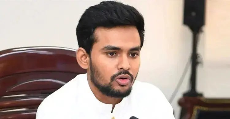 ১১ হাজার কোটি টাকা পাচারের অভিযোগ নিয়ে ফেসবুক লাইভে আসবেন আসিফ মাহমুদ
