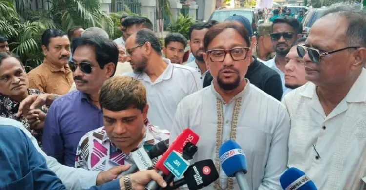 আনন্দ-উচ্ছ্বাসে প্রধানমন্ত্রীকে স্বাগত জানানোর অপেক্ষায় চট্টগ্রামবাসী