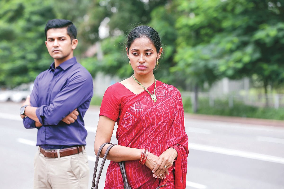 আপনি কি নিজের অজান্তে একাই সম্পর্কটা টেনে নিয়ে যাচ্ছেন? মিলিয়ে নিন এই ৫ লক্ষণ