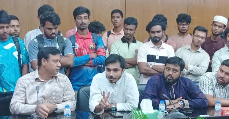 ছাত্রদল নেতার বিরুদ্ধে হলে শিক্ষার্থী হেনস্তার অভিযোগ, ৪ দাবি শিবিরের