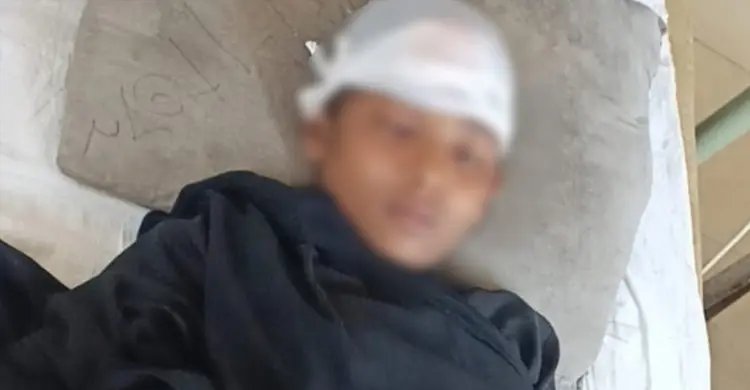 ছোট বোনকে ছুরিকাঘাত করে বড় বোনকে তুলে নিয়ে গেল দুই যুবক