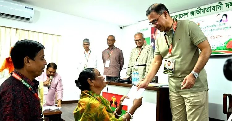 ঢাকা-১৭ আসনের ২৮ মসজিদ ও ১০ মন্দিরে প্রধানমন্ত্রীর অনুদান