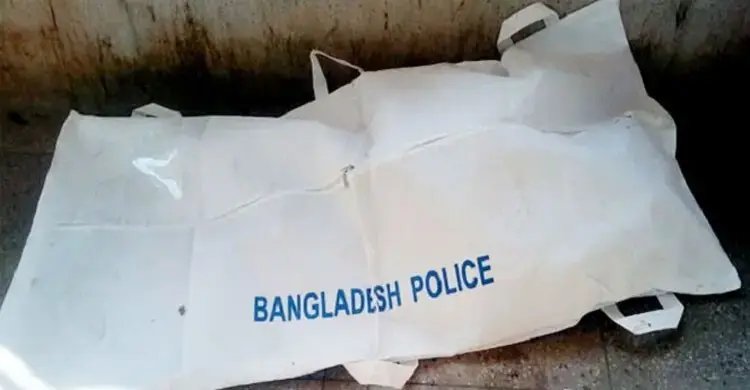 ঢাকায় বাসা থেকে আইনজীবীর অর্ধগলিত মরদেহ উদ্ধার