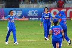 এশিয়া কাপে আরো একবার ভূলুণ্ঠিত ক্রিকেটের সৌজন্য