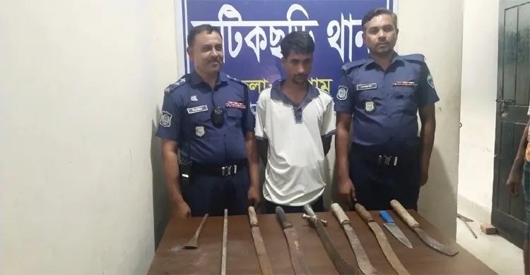 ফটিকছড়িতে অস্ত্রসহ ডেভিড ইমনের সহযোগী ‘টেস্টার মোবারক’ গ্রেফতার