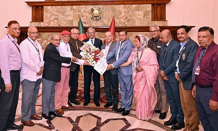 গণতন্ত্র বাঁচাতে হলে গণমাধ্যমকেও বাঁচাতে হবে: রাষ্ট্রপতি