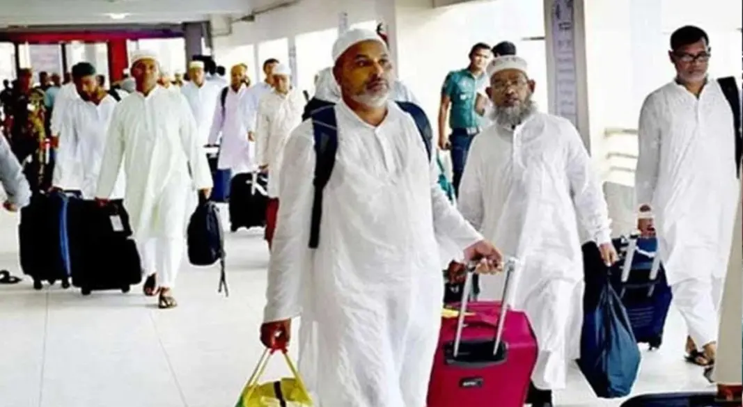 হজ শেষে দেশে ফিরেছেন ৬৪ হাজার ১৬৩ বাংলাদেশি