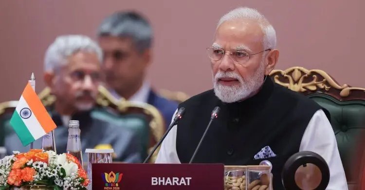 জিনপিংকে দেখে বক্তব্য থামিয়ে দিলেন মোদী, ভিডিও ভাইরাল