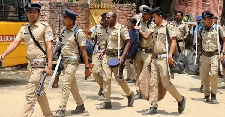 কান্না থামাতে ৮ মাসের শিশুকে হত্যা, মা গ্রেফতার