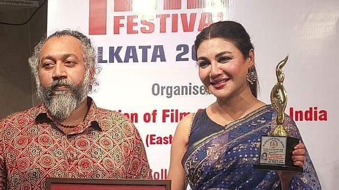 কলকাতায় পুরস্কার জিতল বাংলাদেশের দুই সিনেমা