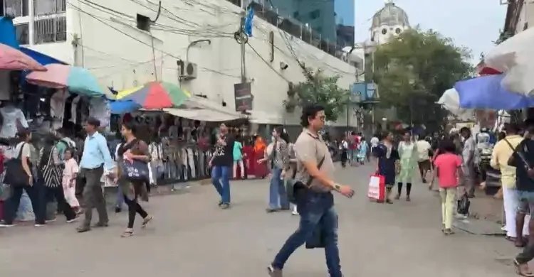 কলকাতায় সহসাই মিটছে না হোটেল সমস্যা, ভোগান্তিতে বাংলাদেশিরা