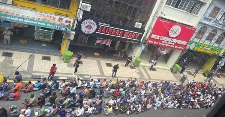কুয়ালালামপুরে মেগা অভিযানে ৩৬৪ বাংলাদেশি আটক