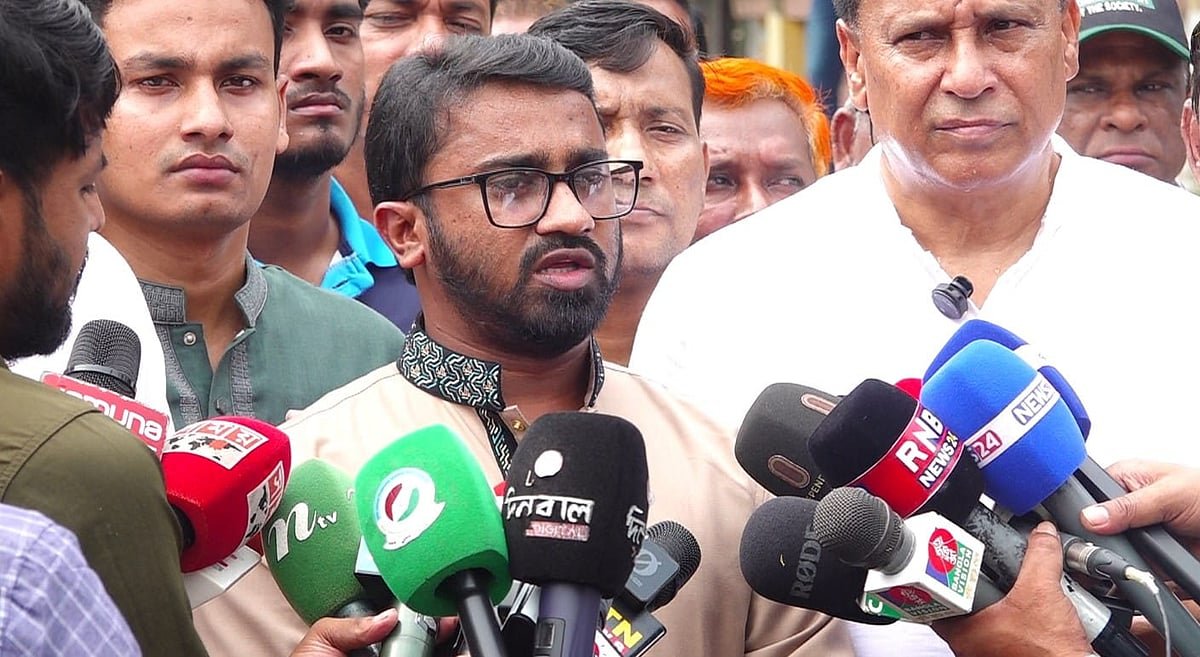 আওয়ামী লীগকে ফিরে আসার সুযোগ সৃষ্টি করে দিচ্ছে জামায়াত: রাশেদ খাঁন