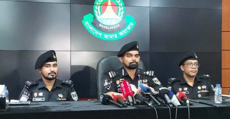 মধ্যরাতে সাংবাদিকের বাসায় গুলি, ‘ভইরা-দে’ গ্রুপের আতিকসহ গ্রেফতার ৩