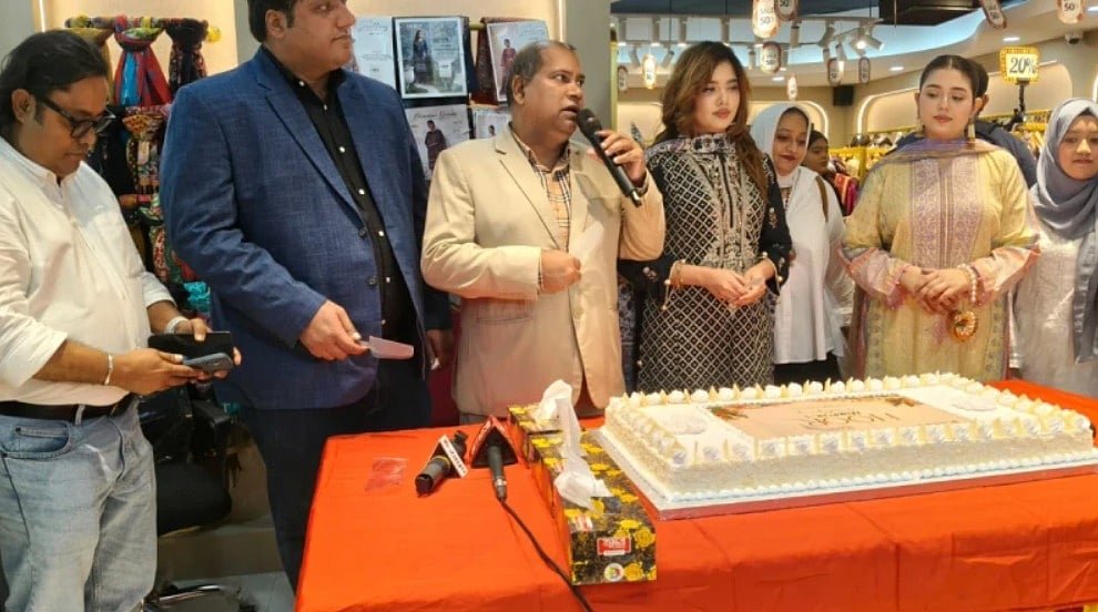 মিরপুরে ‘হুর’-এর আউটলেট উদ্বোধন