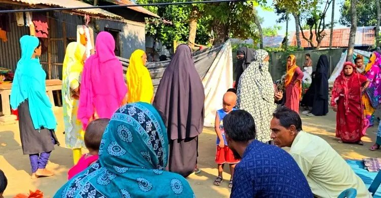 মমেক হাসপাতালে পদদলিত হয়ে নিহত কুলসুমার বাড়িতে শোকের মাতম