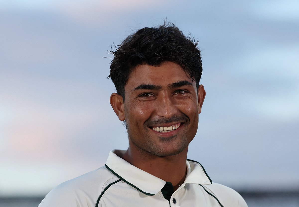 নাম রাজাউল্লাহ, রাজত্ব যাঁকে ডাকে