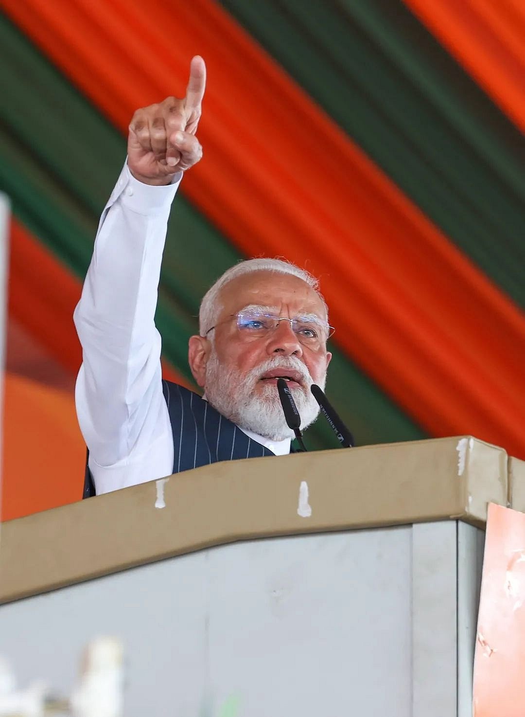 নরেন্দ্র মোদিকে নিয়ে তৈরি কমিক বই পড়ানো হবে পশ্চিমবঙ্গের শিশু স্কুলে
