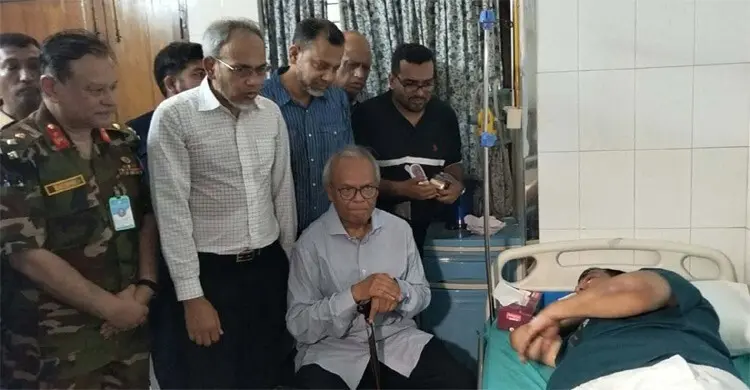 অসুস্থ দুই মন্ত্রীকে দেখতে হাসপাতালে গেলেন রিজভী ও জাহিদ