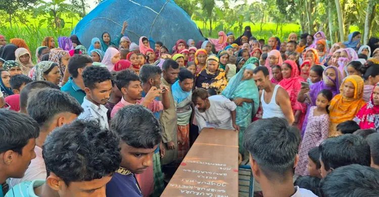 প্রবাসে যুবকের মৃত্যু, ৯ মাস পর নিজ বাড়িতে ফিরলো তরিকুলের মরদেহ