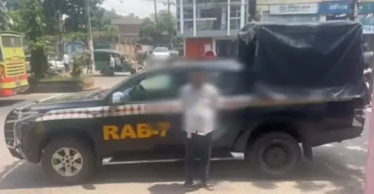 ‘প্রেস’ লেখা মোটরসাইকেলে ইয়াবা পাচার, গ্রেফতার ১