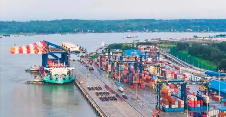 পতেঙ্গা কনটেইনার টার্মিনালে আরএসজিটির রেকর্ড, ঘণ্টায় ৭২ মুভ হ্যান্ডলিং