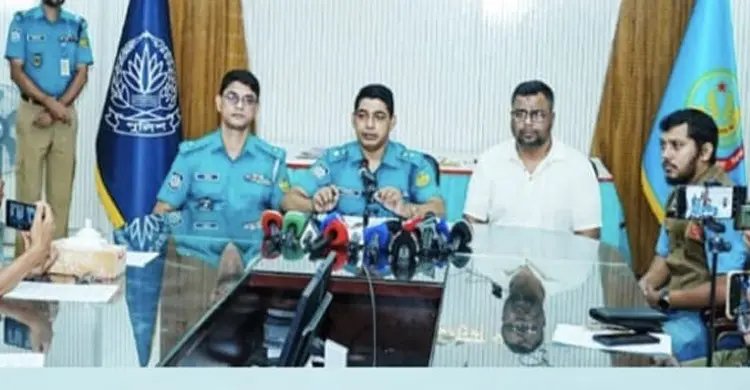 রাজশাহীতে জুয়েলার্সে সোনা চুরির ঘটনায় গ্রেফতার ৮