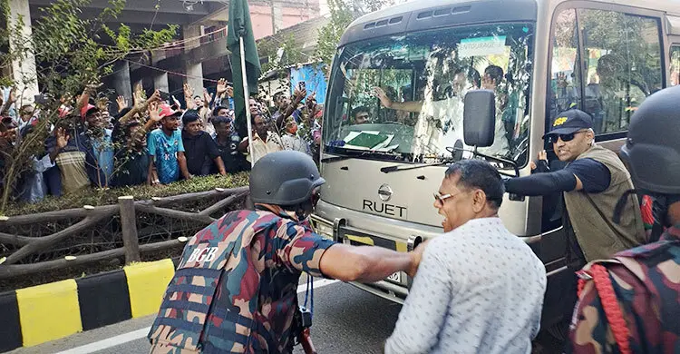 রাজশাহীতে নেমেই পূজামণ্ডপ পরিদর্শনে যাচ্ছেন প্রধানমন্ত্রী