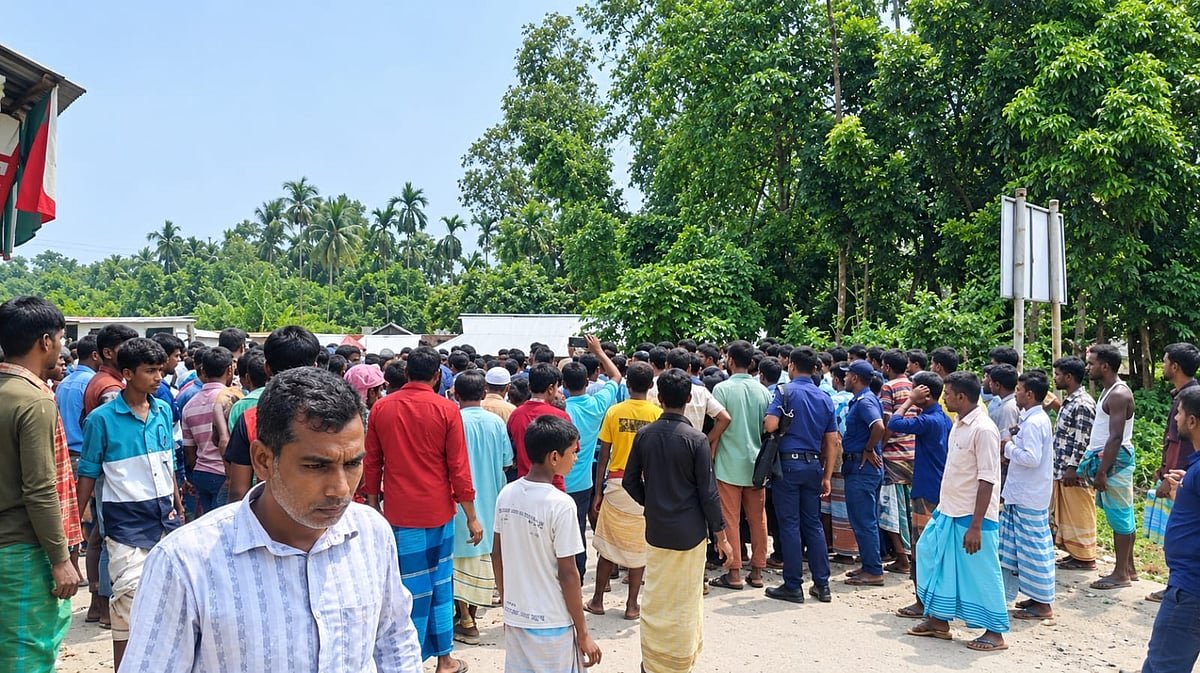 ‘সার চাওয়া কি আমাগরে অপরাধ? এহন প্রতি রাতে গ্রামে পুলিশ আহে’