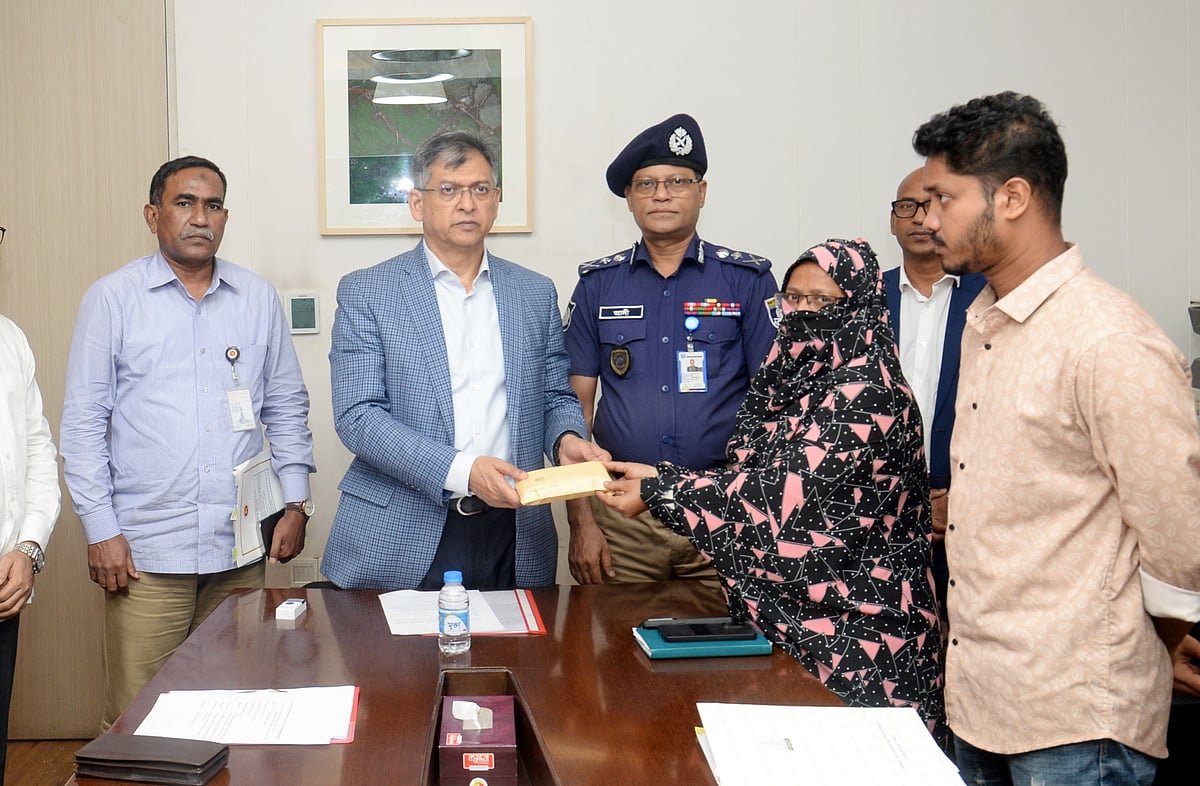সাভারে এসআই আলতাফ হত্যাকাণ্ডে জড়িতদের গ্রেপ্তারের নির্দেশ স্বরাষ্ট্রমন্ত্রীর