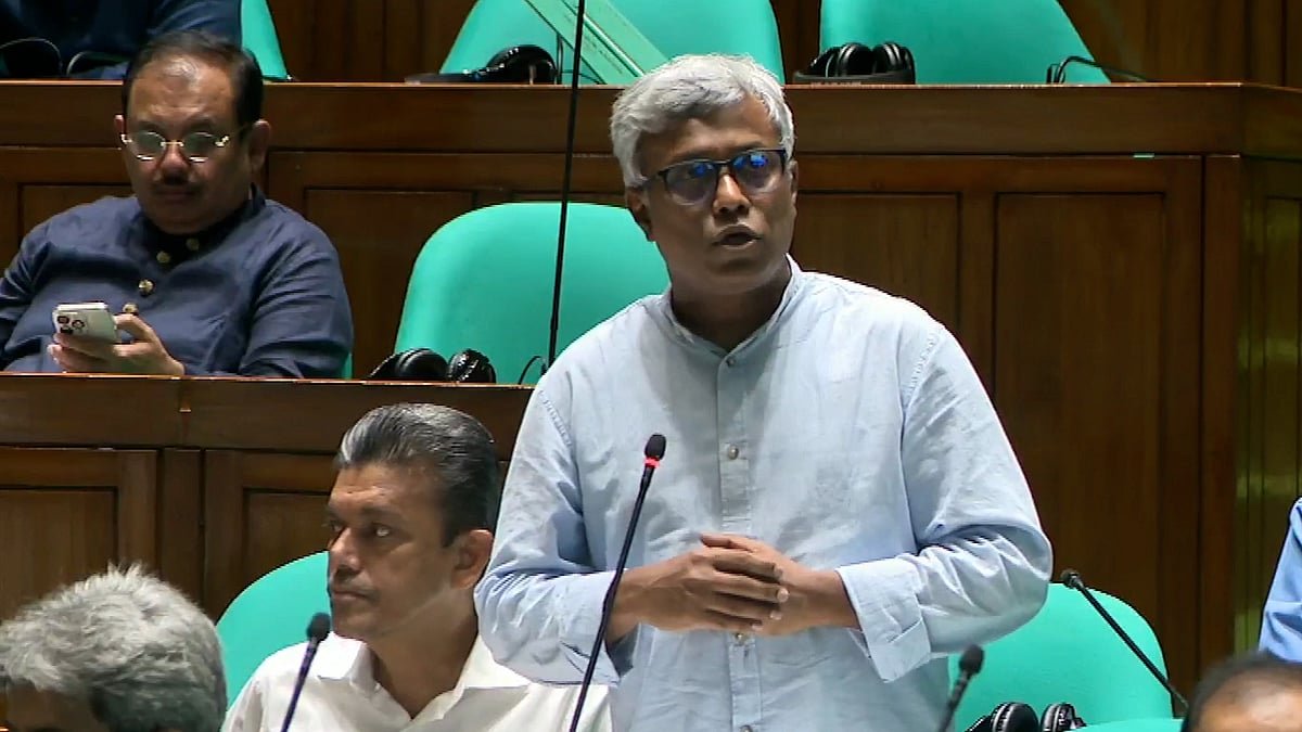 সব সরকারি ভবনের ছাদে বিদ্যুৎকেন্দ্র স্থাপন করতে চাই: সংসদে বিদ্যুৎ প্রতিমন্ত্রী