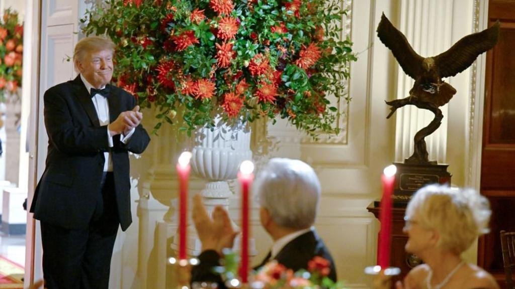 শি জিনপিংকে ঈগলের মূর্তি কেন উপহার দিলেন ট্রাম্প?