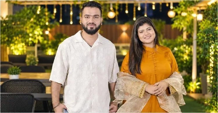 এন আই বুলবুলের গীতিকবিতায় সজিব-রিমির ‘আদরে আদরে’