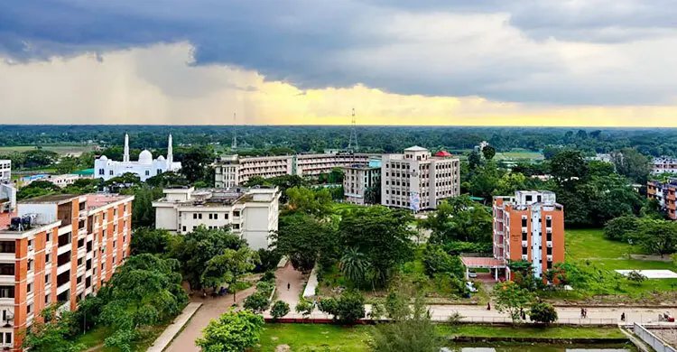 তিন বছরেও শেষ হয়নি হলের নির্মাণকাজ, আবাসন সংকটে পাঁচ হাজার শিক্ষার্থী